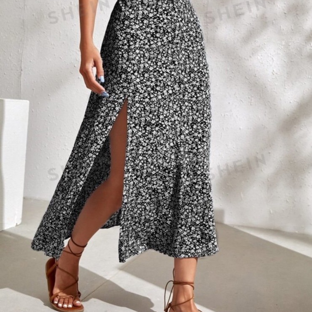 SHEIN Black and White Floral A-Line Skirt